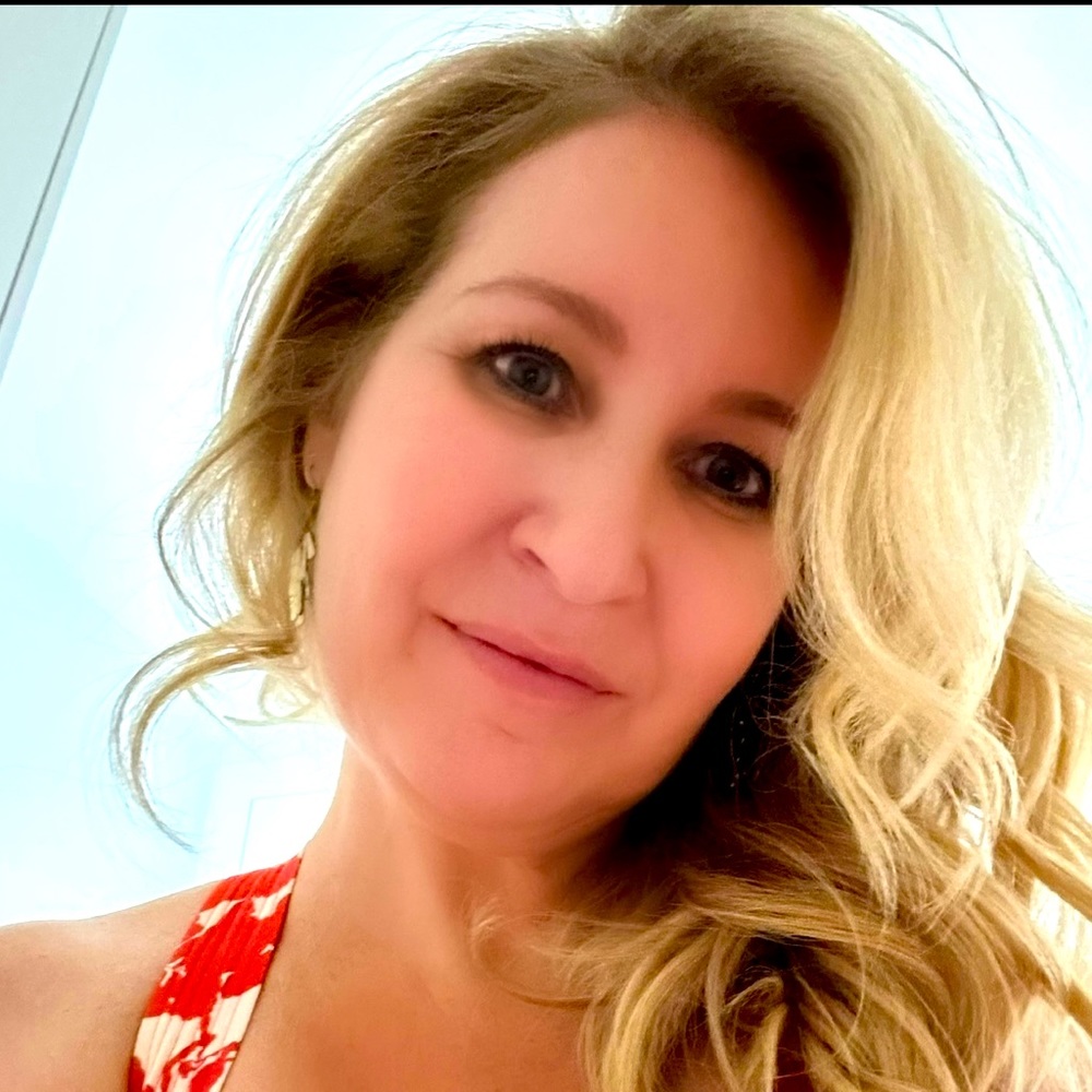 Meet your Posher, Crystal